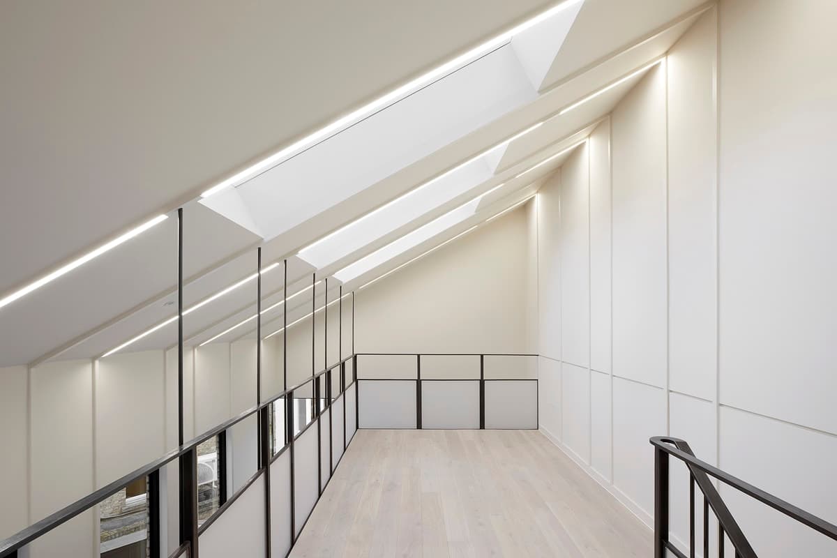 Daylit interior space at Bird in Hand Hampstead by Patalab Architecture