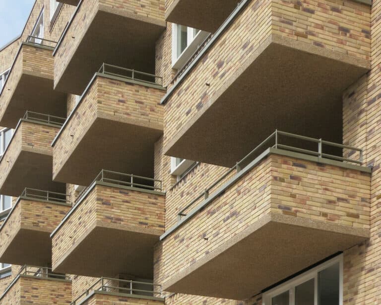 Smaragd balconies and facade detail by M3H Architects