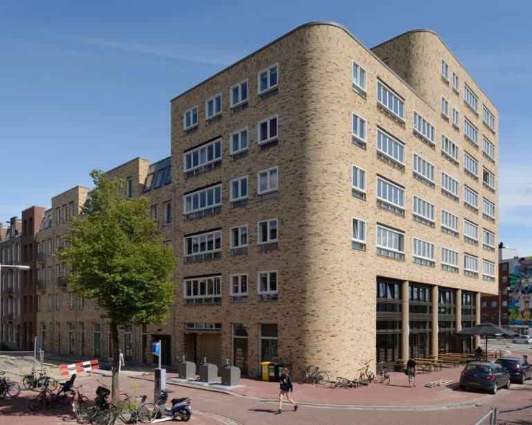 Smaragd Amsterdam housing project by M3H Architects
