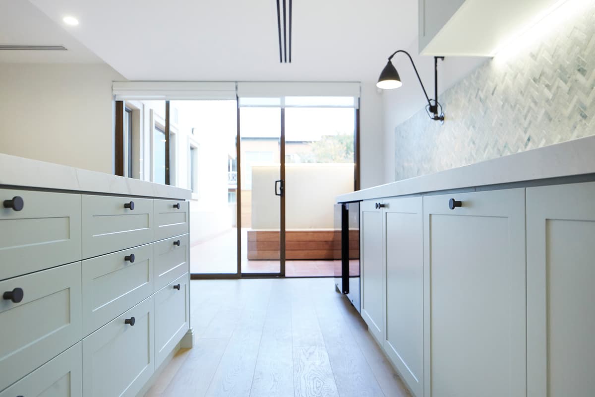 The reoriented kitchen opens towards the terrace.