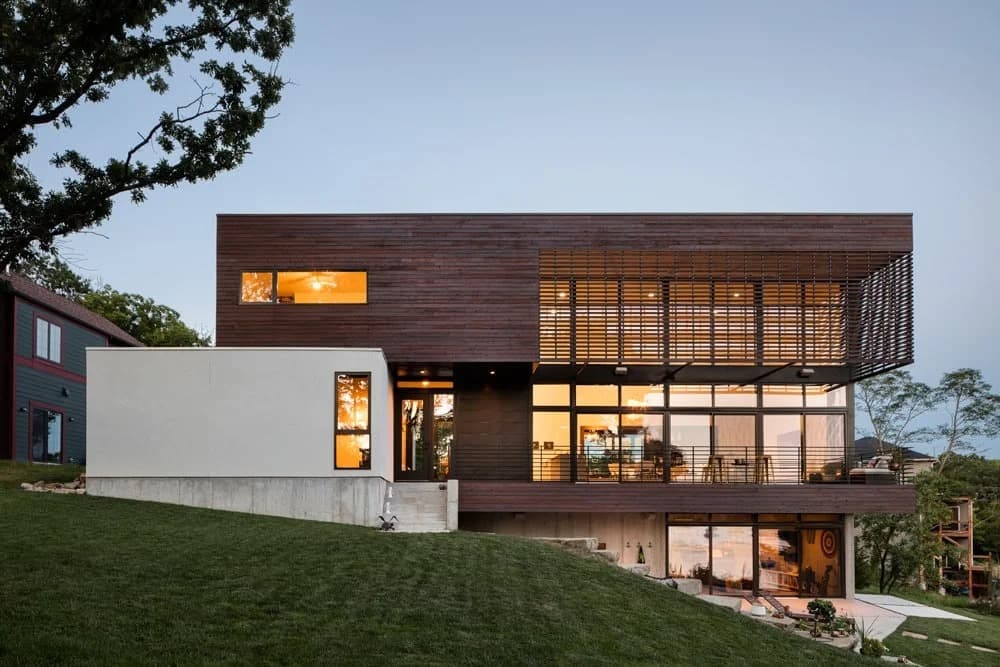 Modern Lodge waterfront house by KEM STUDIO, Weatherby Lake, Missouri