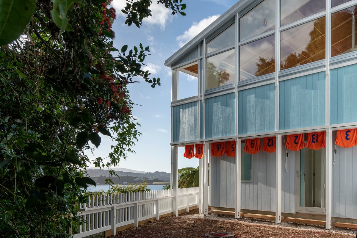 An integrated washing line sits beneath the north-facing windows.