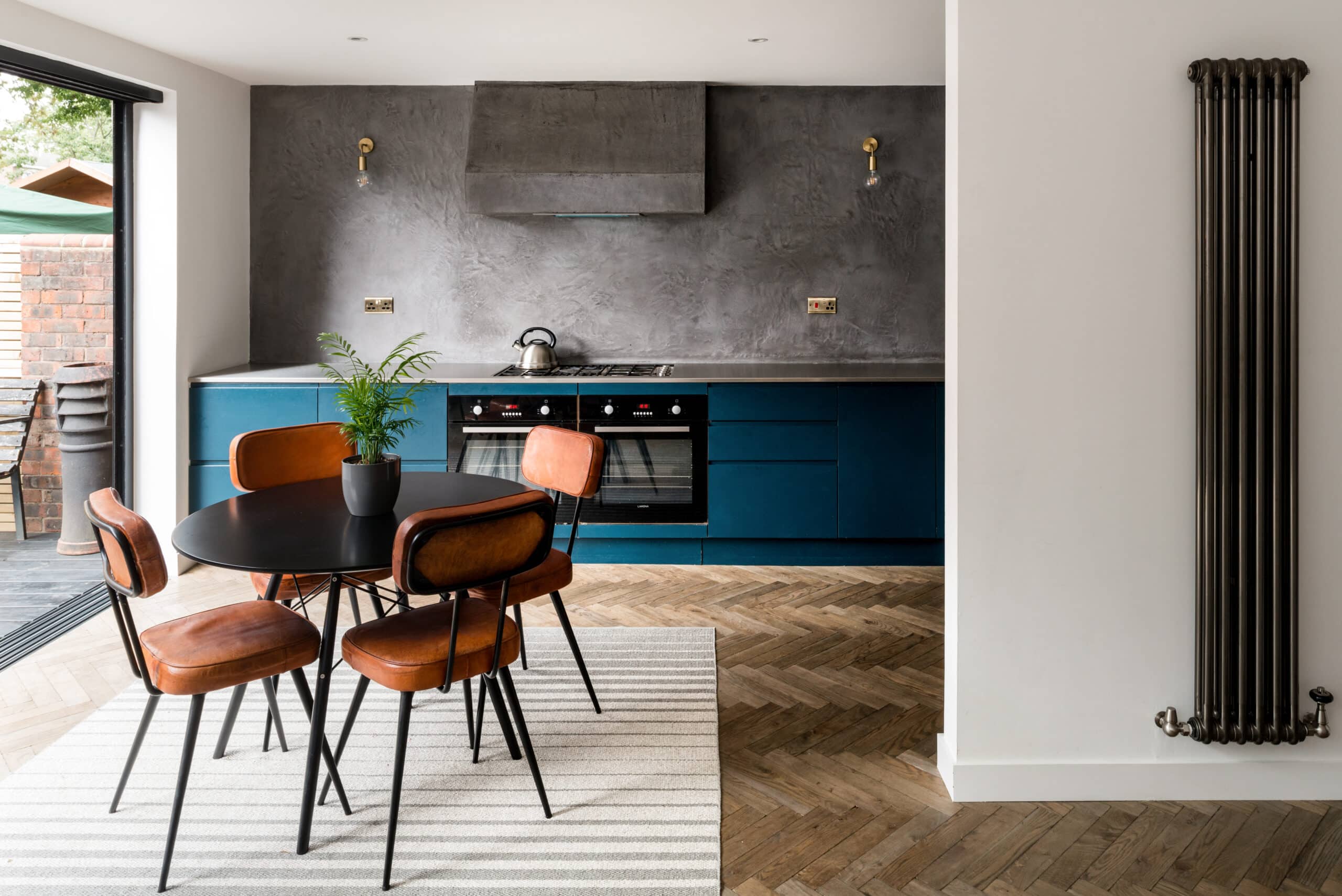 Kitchen and dining area.