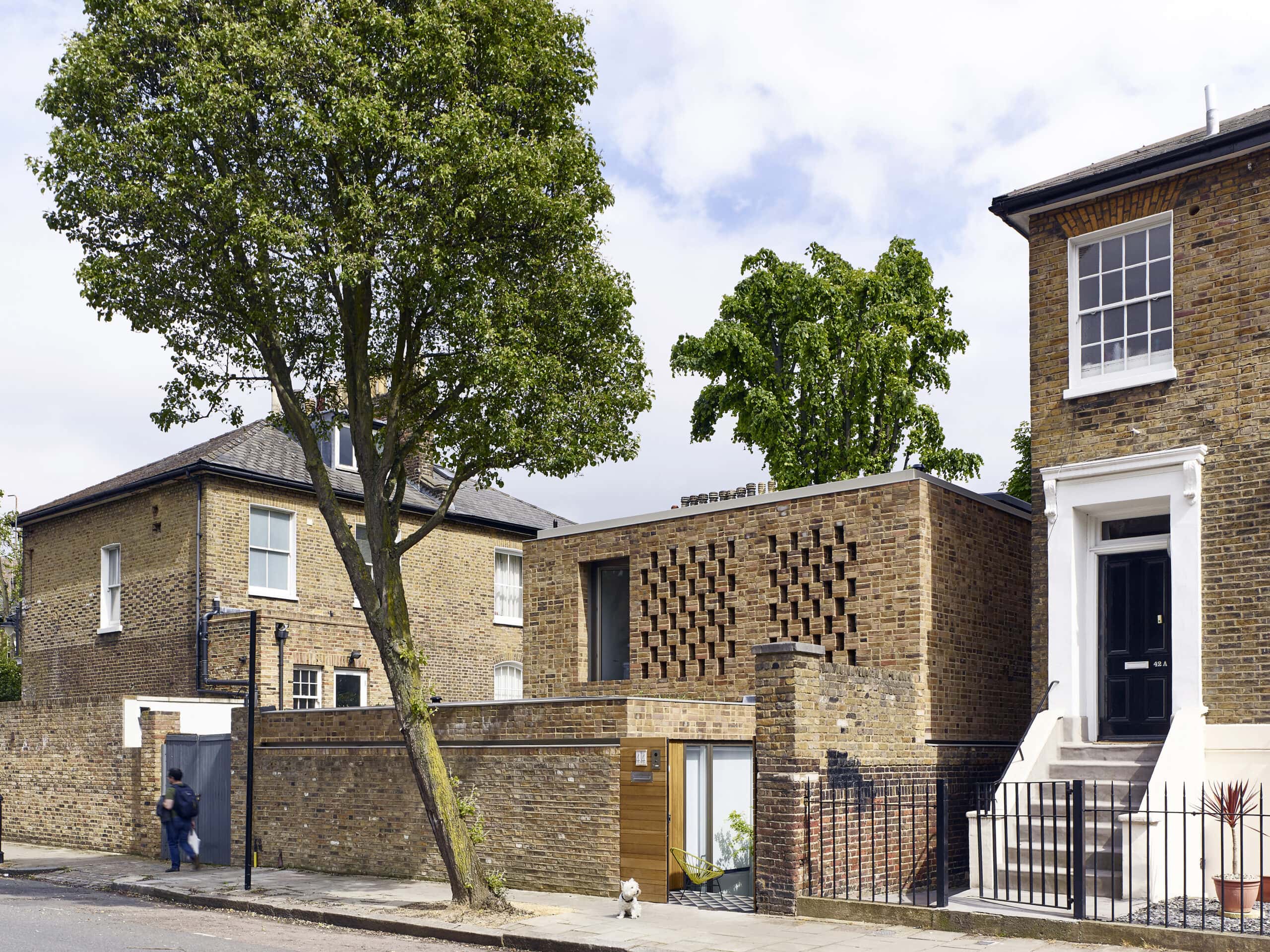 Street facade and neighbouring buildings.