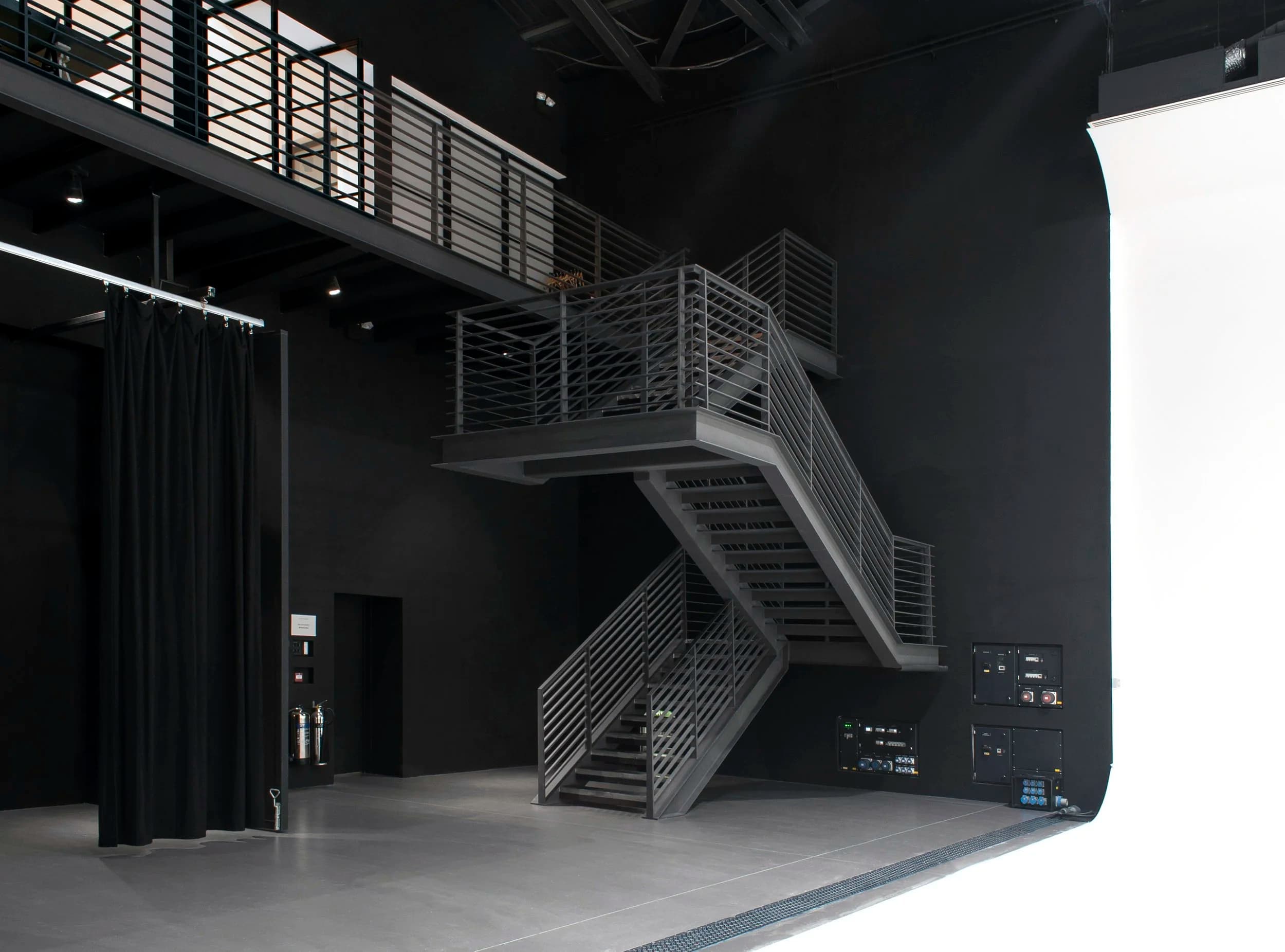 Alva West Studios, mezzanine staircase and photography space
